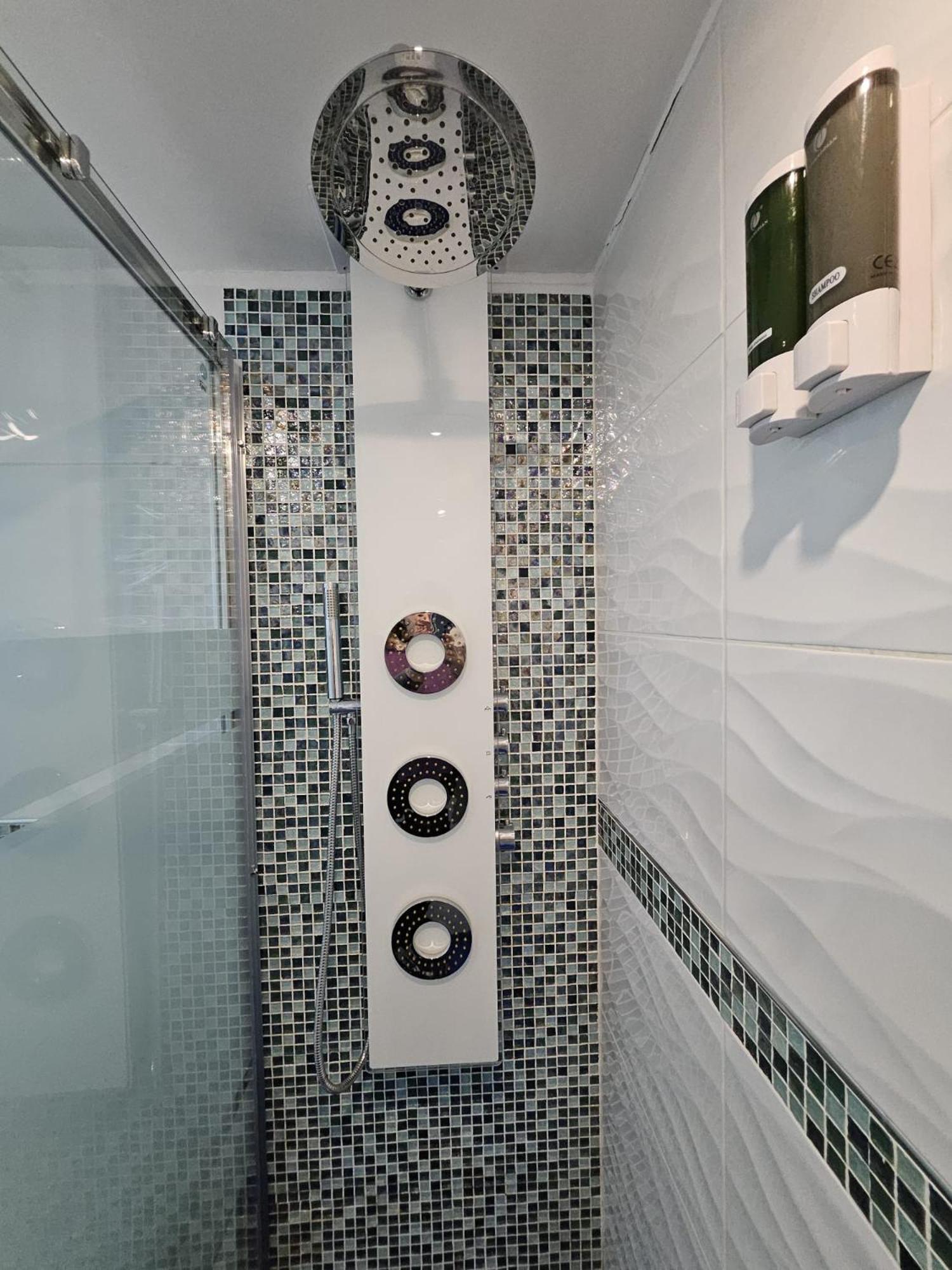 Apartamento Nuria Figueres  Buitenkant foto