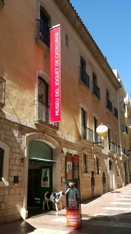 Apartamento Nuria Figueres  Buitenkant foto